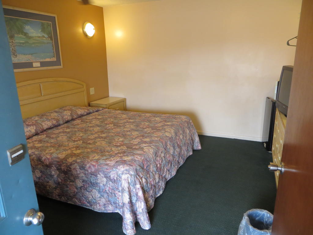 סברינג Budget Inn מראה חיצוני תמונה